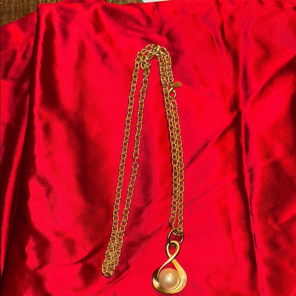Express Elegant Gold Pendant Necklace with Pearl-like Accent